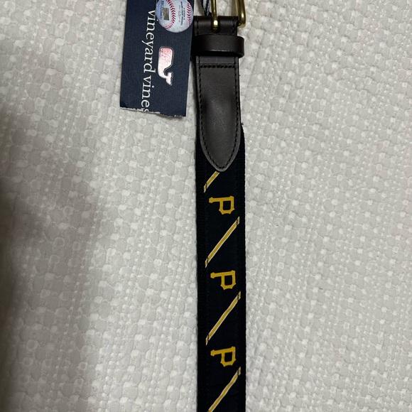 Vineyard vines pirates baseball belt size 32 - Picture 3 of 6